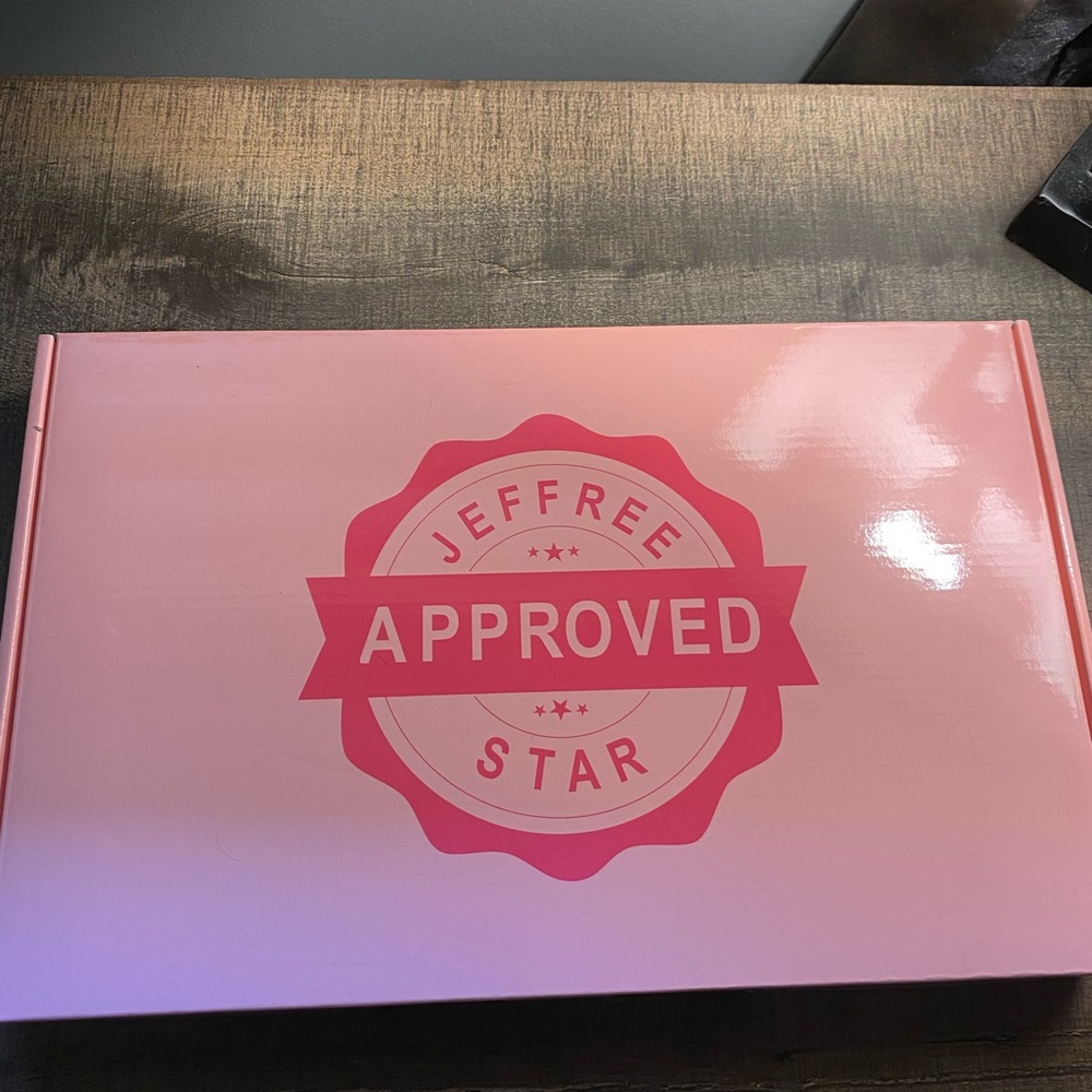 Jeffree star mirror